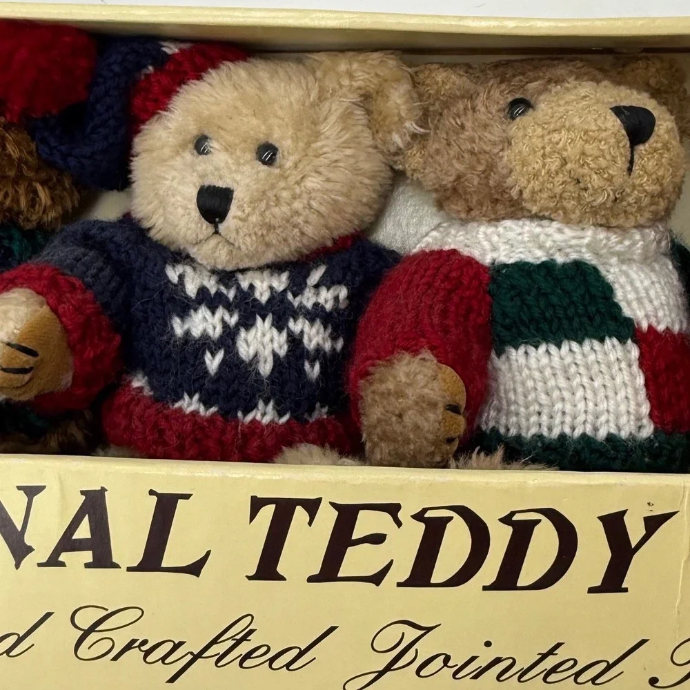 Chrisha Creations Original Teddy Bear Collectable Set 7‎ Jointed Bears Sweaters